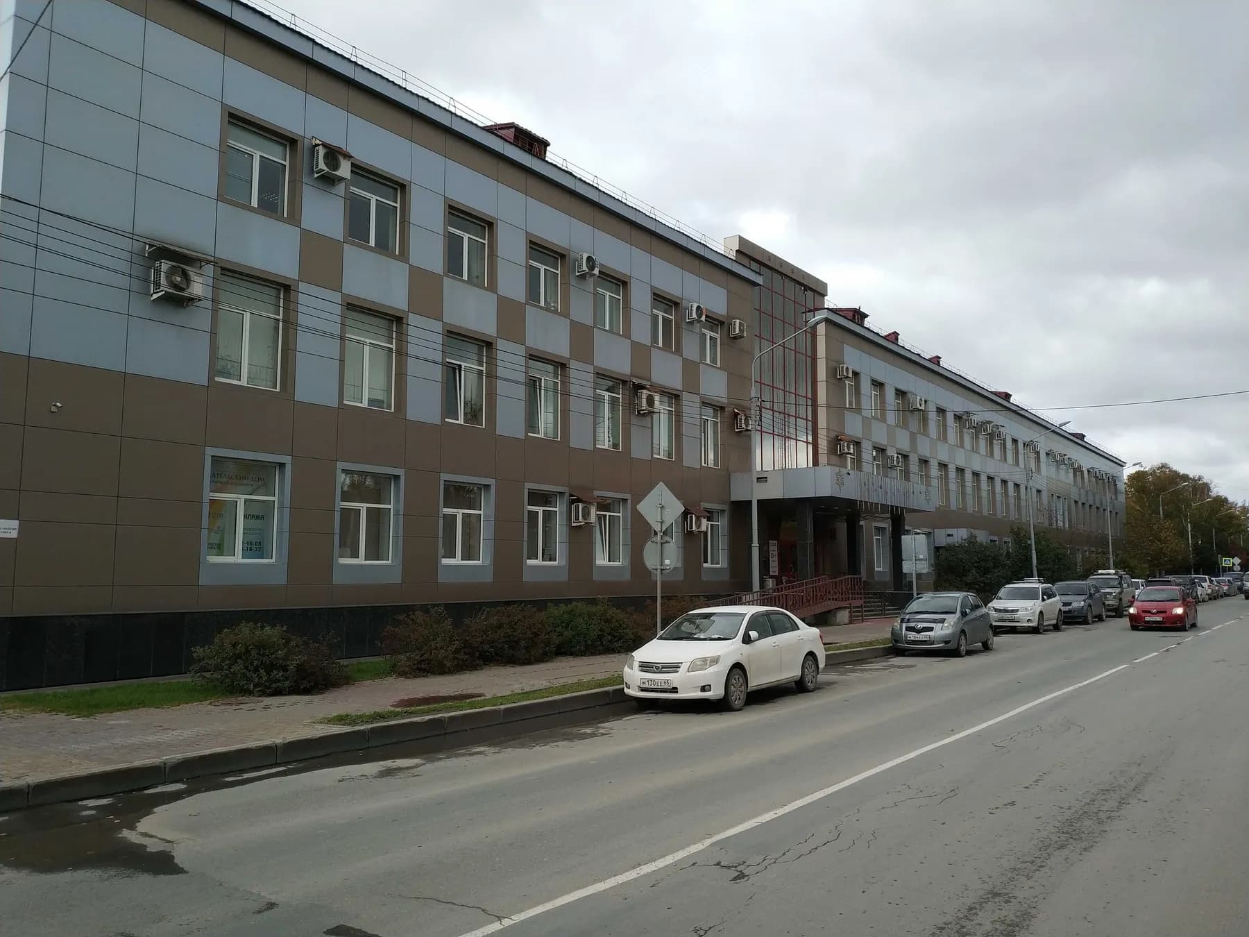 Фасад здания областной типографии